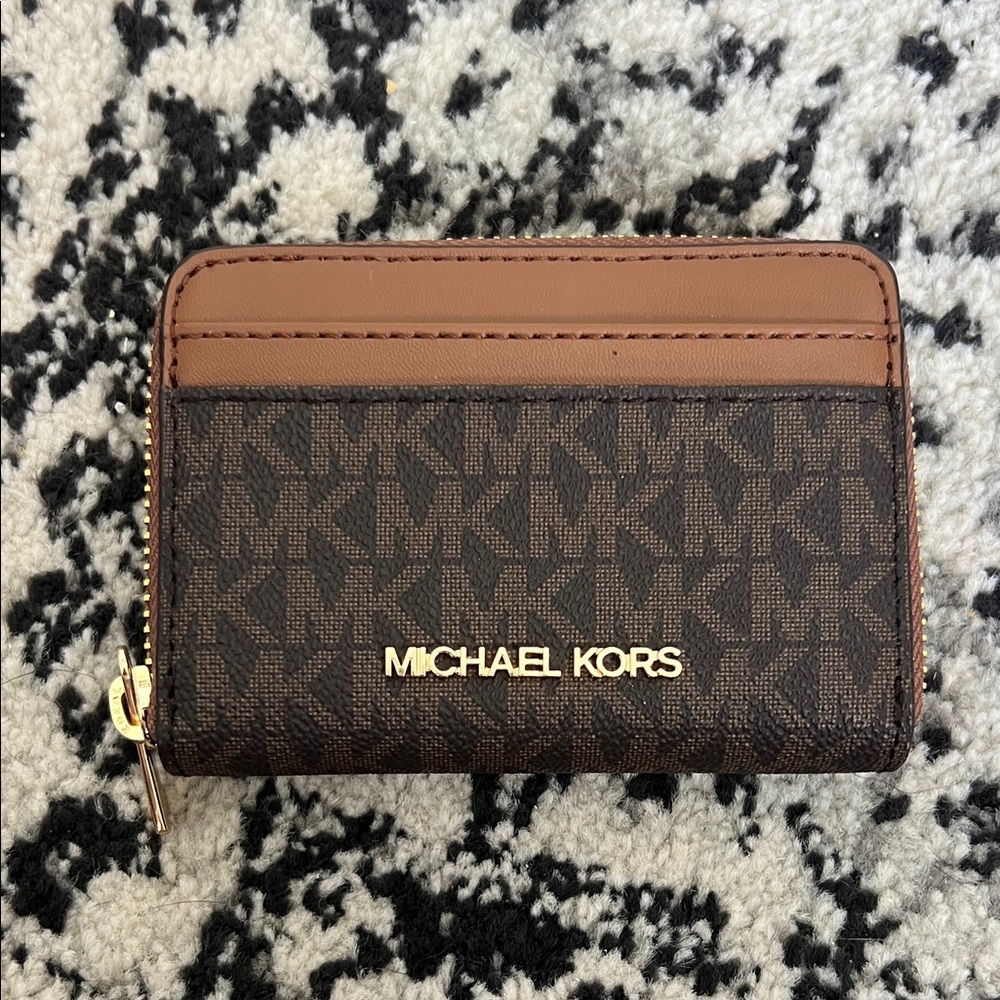 Michael Kors Jet Set Travel Wallet